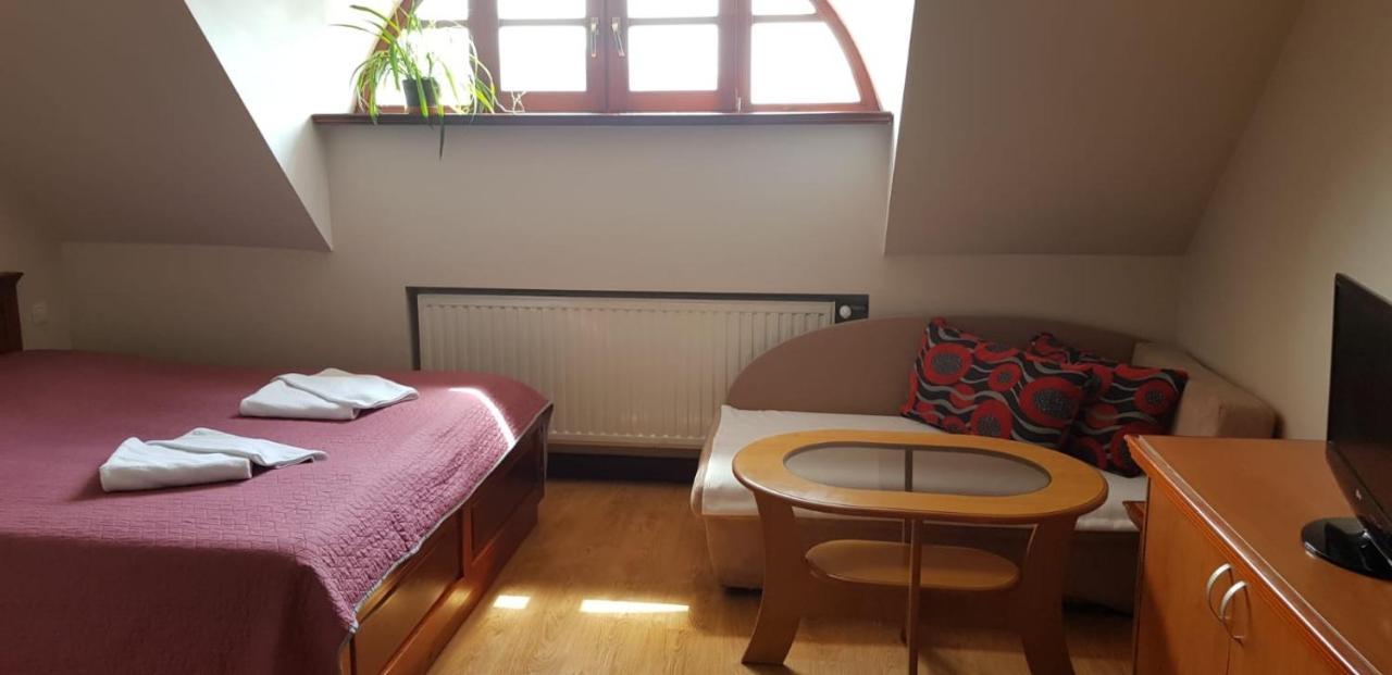 Hotel City Gniezno Buitenkant foto