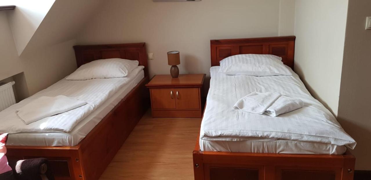 Hotel City Gniezno Buitenkant foto