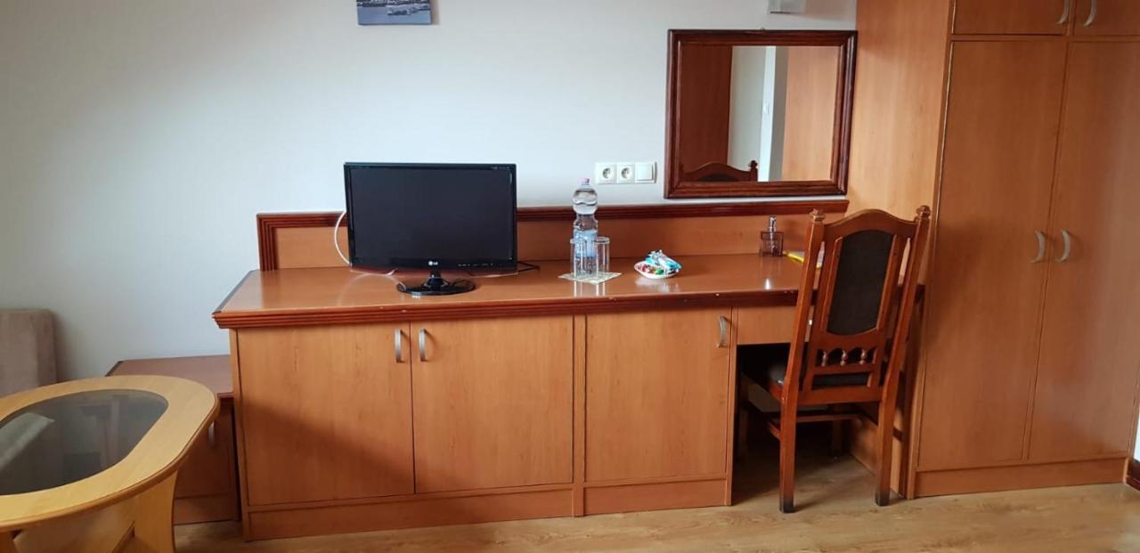 Hotel City Gniezno Buitenkant foto