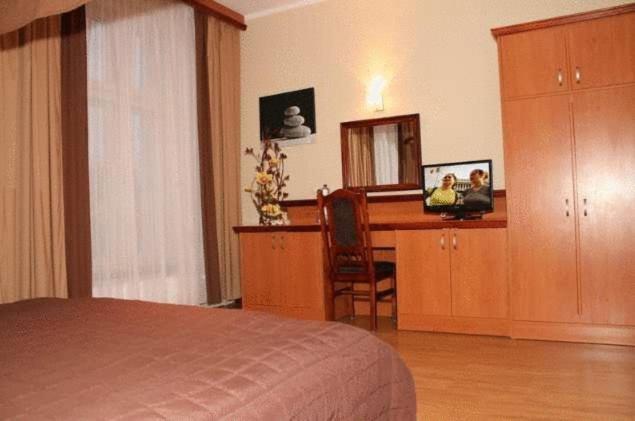 Hotel City Gniezno Buitenkant foto